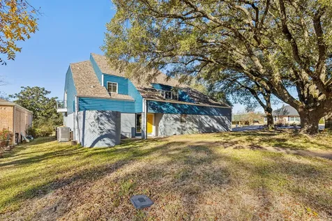 1202 Green Briar Drive Huntsville TX 77340