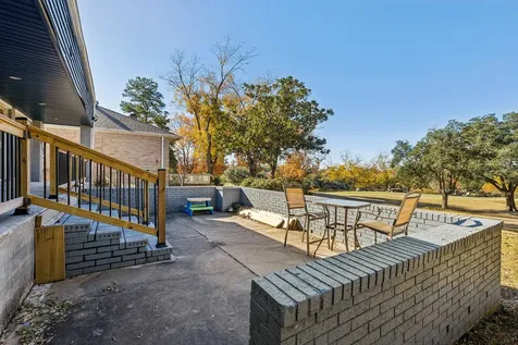 1202 Green Briar Drive Huntsville TX 77340