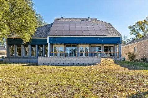 1202 Green Briar Drive Huntsville TX 77340