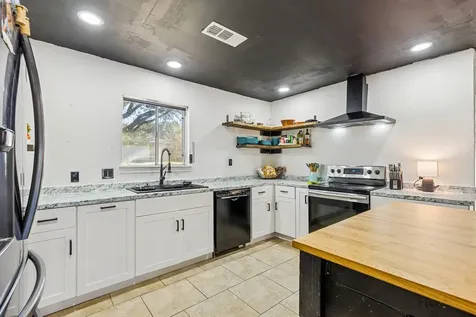 1202 Green Briar Drive Huntsville TX 77340