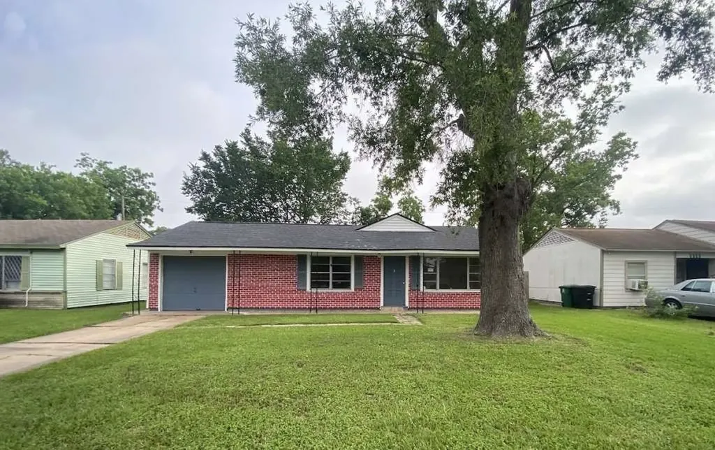 5715 Belmark Street Houston TX 77033