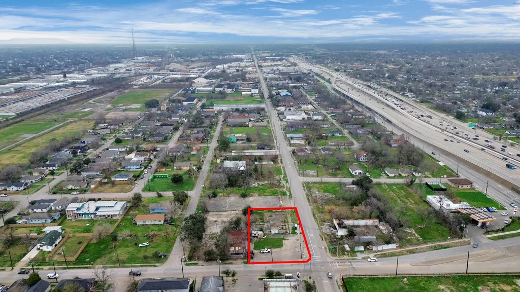 2401 Jensen Drive Houston TX 77026