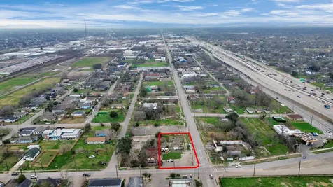 2401 Jensen Drive Houston TX 77026