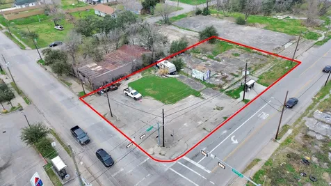 2401 Jensen Drive Houston TX 77026