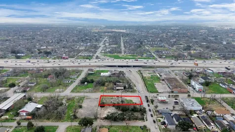 2401 Jensen Drive Houston TX 77026