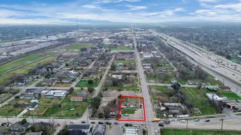 2401 Jensen Drive Houston TX 77026