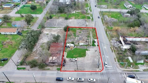 2401 Jensen Drive Houston TX 77026