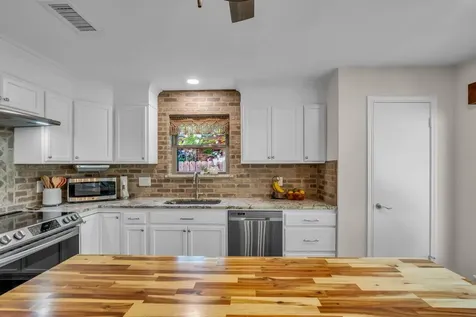 2627 Clear Ridge Drive Kingwood TX 77339