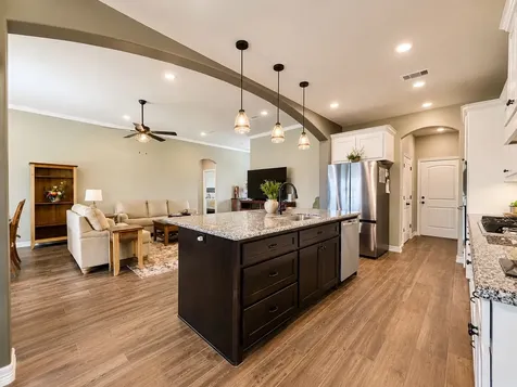 319 Yorktown Avenue Clute TX 77531