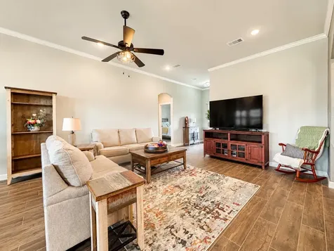 319 Yorktown Avenue Clute TX 77531