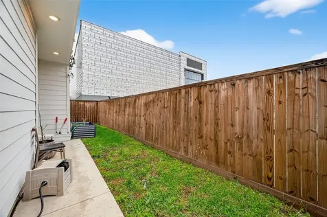 2015 Lou Ellen Lane F Houston TX 77018