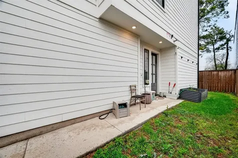 2015 Lou Ellen Lane F Houston TX 77018