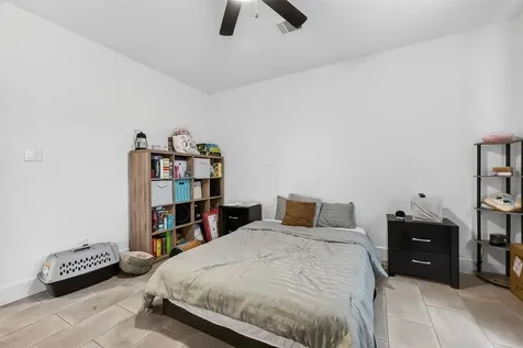2015 Lou Ellen Lane F Houston TX 77018