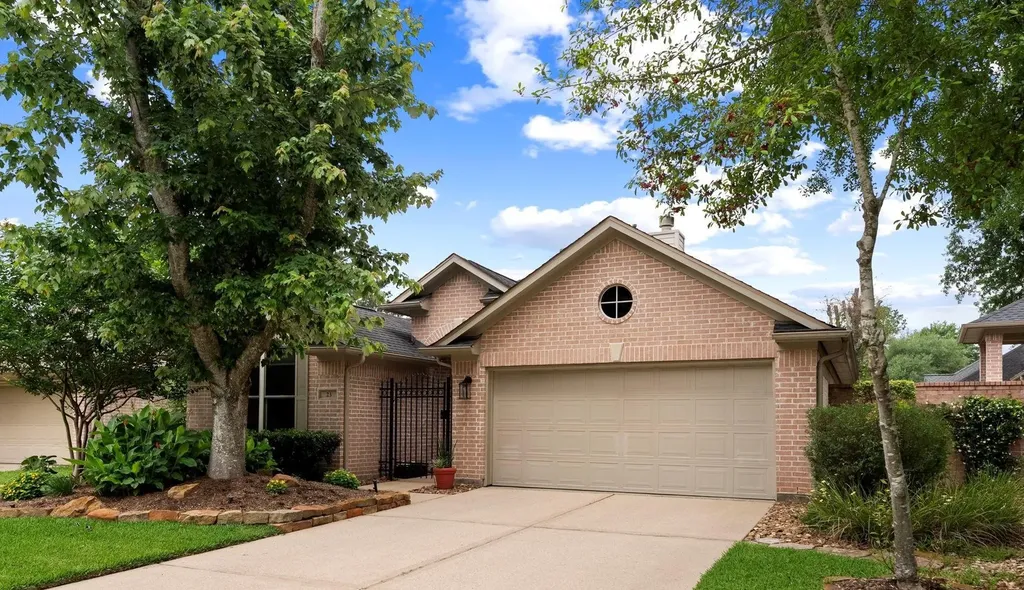23 S Manorcliff Place The Woodlands TX 77382