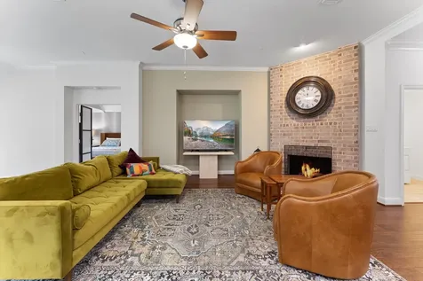 23 S Manorcliff Place The Woodlands TX 77382