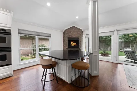 23 S Manorcliff Place The Woodlands TX 77382