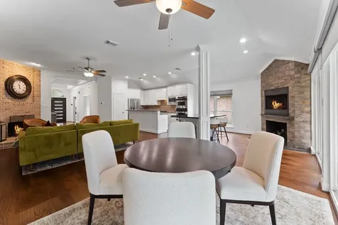 23 S Manorcliff Place The Woodlands TX 77382