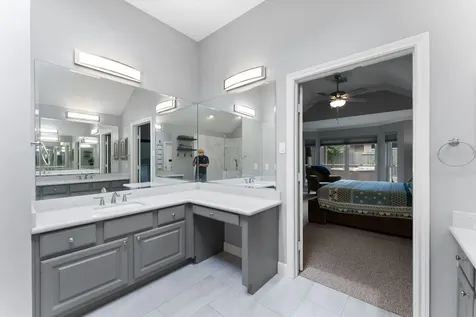 23 S Manorcliff Place The Woodlands TX 77382