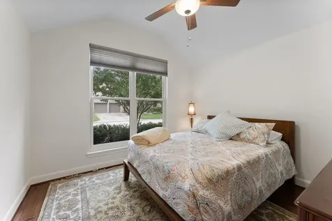 23 S Manorcliff Place The Woodlands TX 77382