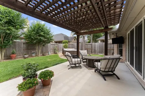 23 S Manorcliff Place The Woodlands TX 77382