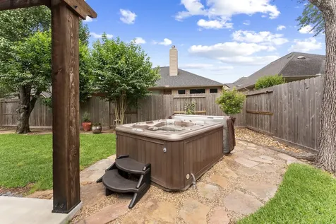 23 S Manorcliff Place The Woodlands TX 77382