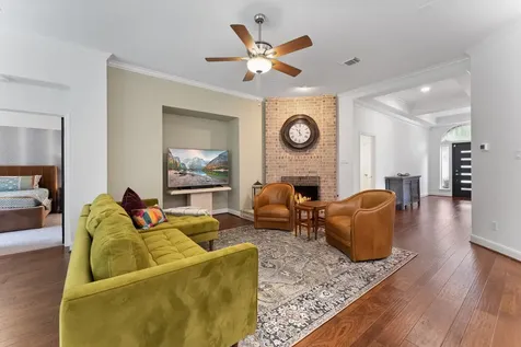 23 S Manorcliff Place The Woodlands TX 77382