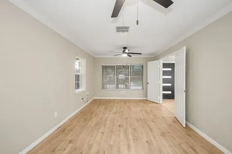 5037 W 43rd Street Houston TX 77092