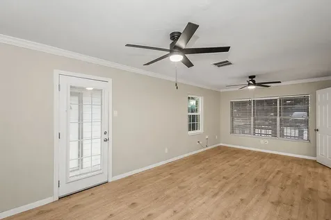 5037 W 43rd Street Houston TX 77092