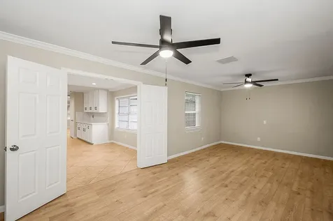 5037 W 43rd Street Houston TX 77092