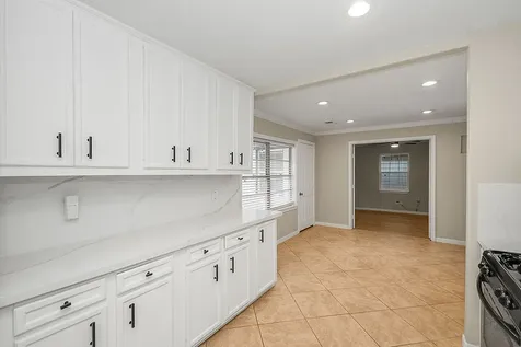 5037 W 43rd Street Houston TX 77092