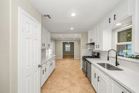 5037 W 43rd Street Houston TX 77092