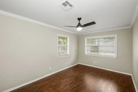 5037 W 43rd Street Houston TX 77092