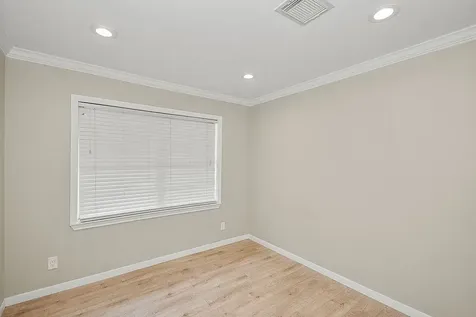 5037 W 43rd Street Houston TX 77092