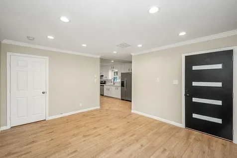 5037 W 43rd Street Houston TX 77092
