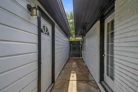 5037 W 43rd Street Houston TX 77092