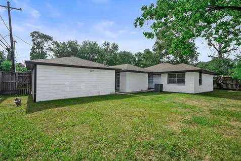 5037 W 43rd Street Houston TX 77092