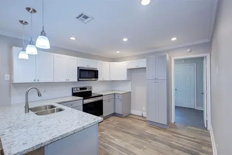 4220 Delhi Street Houston TX 77022