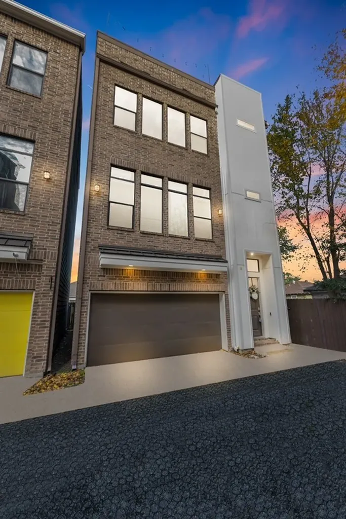 209 Burr Street D Houston TX 77011
