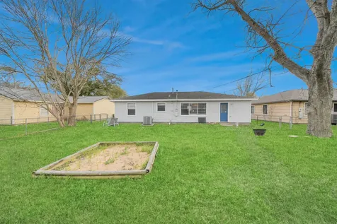 4609 Ray Street Pearland TX 77581