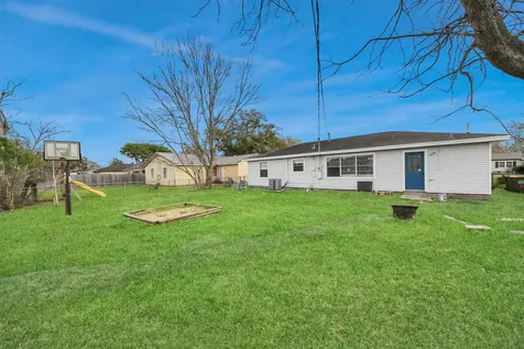 4609 Ray Street Pearland TX 77581