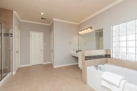 10126 Holly Chase Drive Houston TX 77042