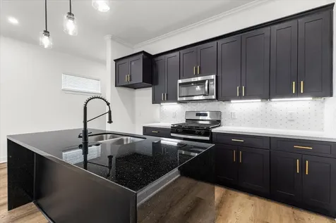 5014 Elizabeth City Street Houston TX 77021