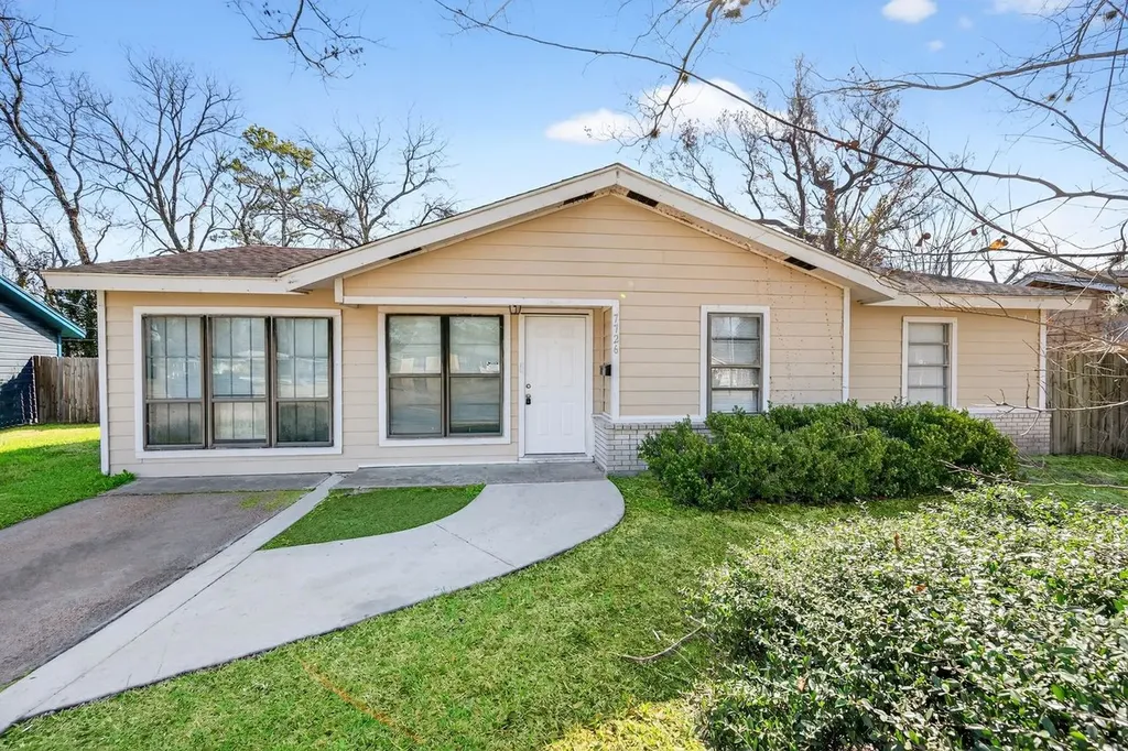 7726 Claiborne Street Houston TX 77016