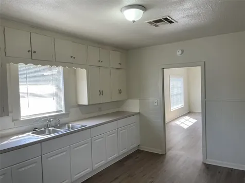 1521 N Hamilton Street Gonzales TX 78629