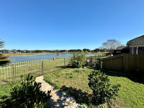 3419 Village Pond Lane Fresno TX 77545