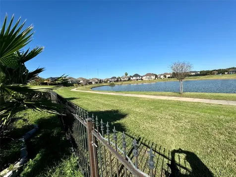 3419 Village Pond Lane Fresno TX 77545