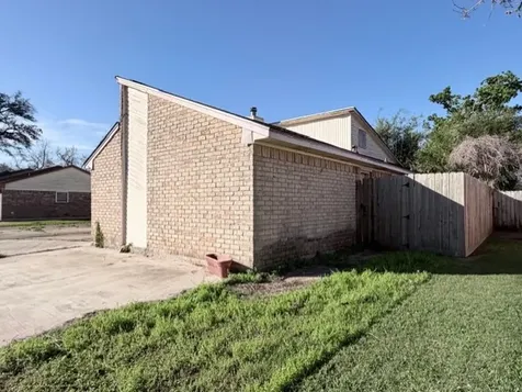 207 Banyan Street Lake Jackson TX 77566
