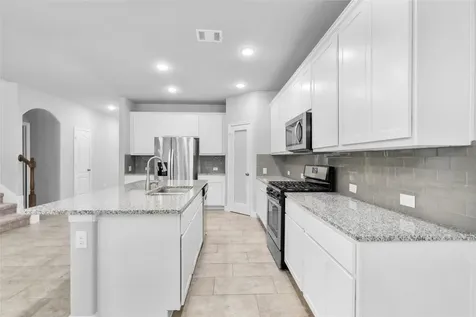 135 Teralyn Grove Loop Conroe TX 77318