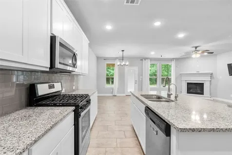 135 Teralyn Grove Loop Conroe TX 77318