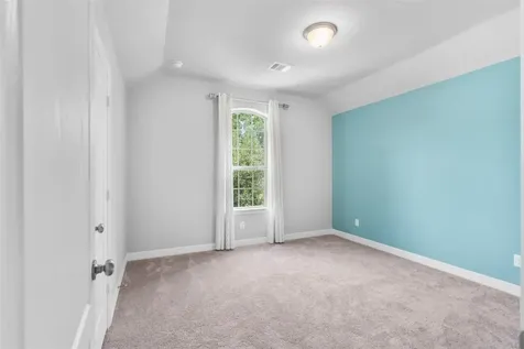 135 Teralyn Grove Loop Conroe TX 77318